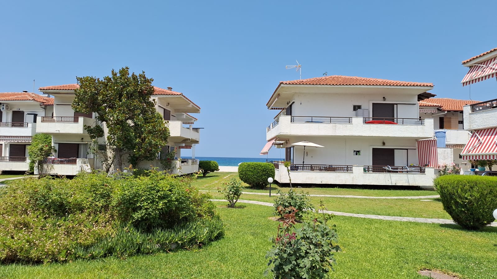 Aiolos condominium