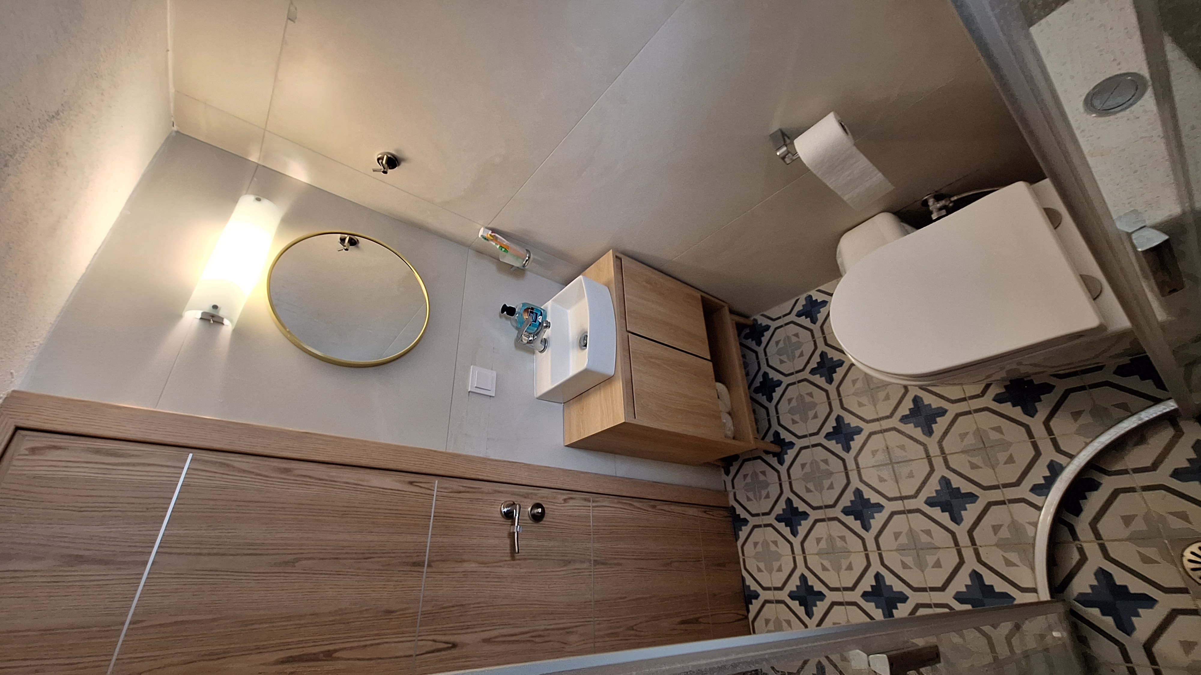 BathroomB01